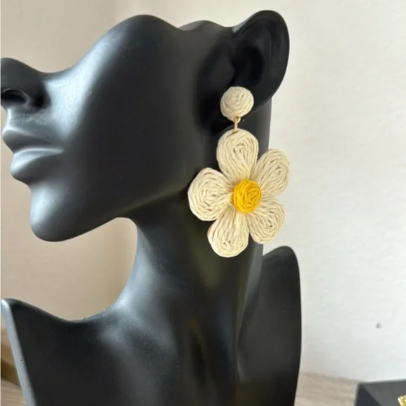 Bohemian flower earrings A537 - Picture 4 of 4